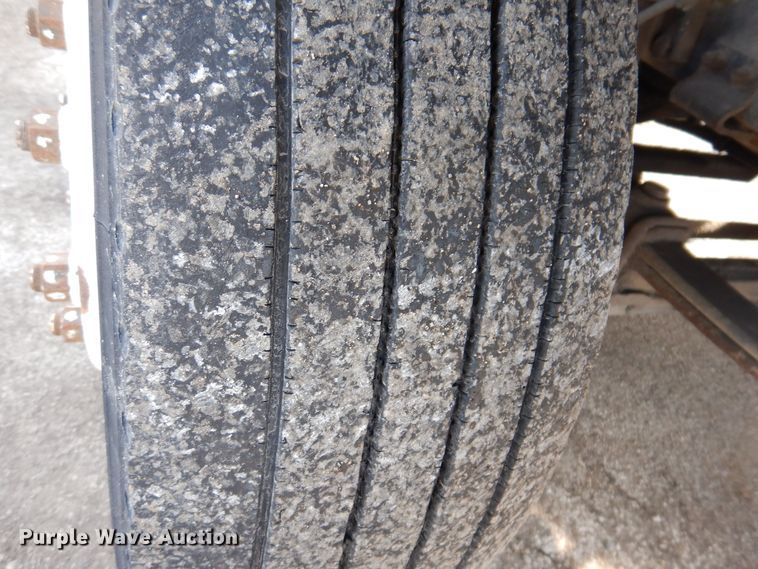 image for item IO9336 2007 Freightliner MT55  delivery truck