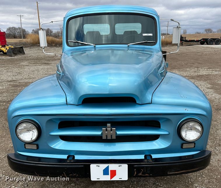 image for item JD9614 1953 International R130  dump flatbed truck