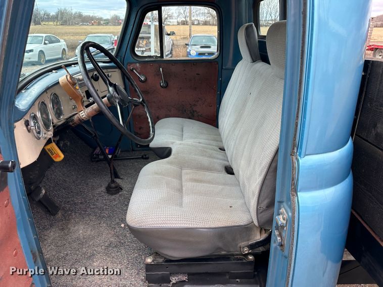 image for item JD9614 1953 International R130  dump flatbed truck