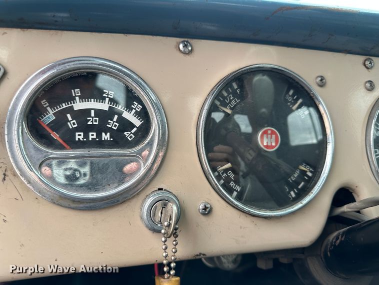 image for item JD9614 1953 International R130  dump flatbed truck