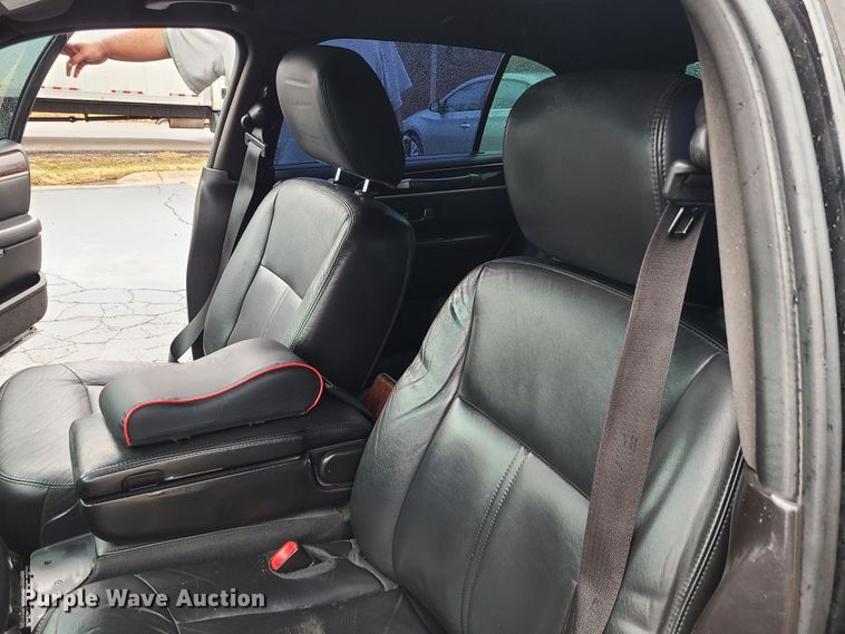 image for item JG9575 2011 Lincoln Town Car Executive L