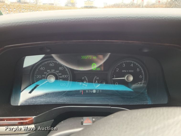 image for item JG9575 2011 Lincoln Town Car Executive L