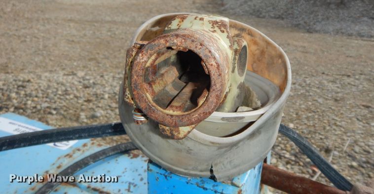 image for item JQ9916 Goossen  bale chopper