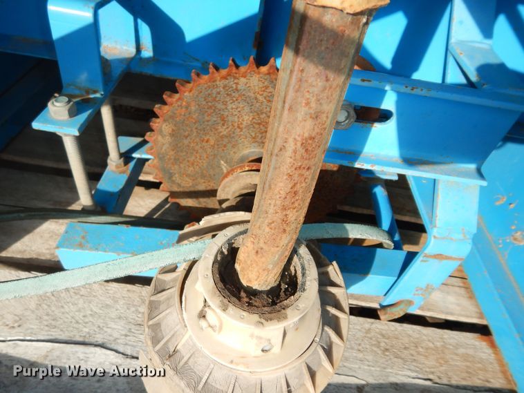 image for item JQ9916 Goossen  bale chopper
