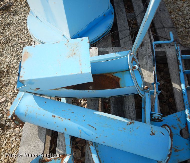 image for item JQ9916 Goossen  bale chopper