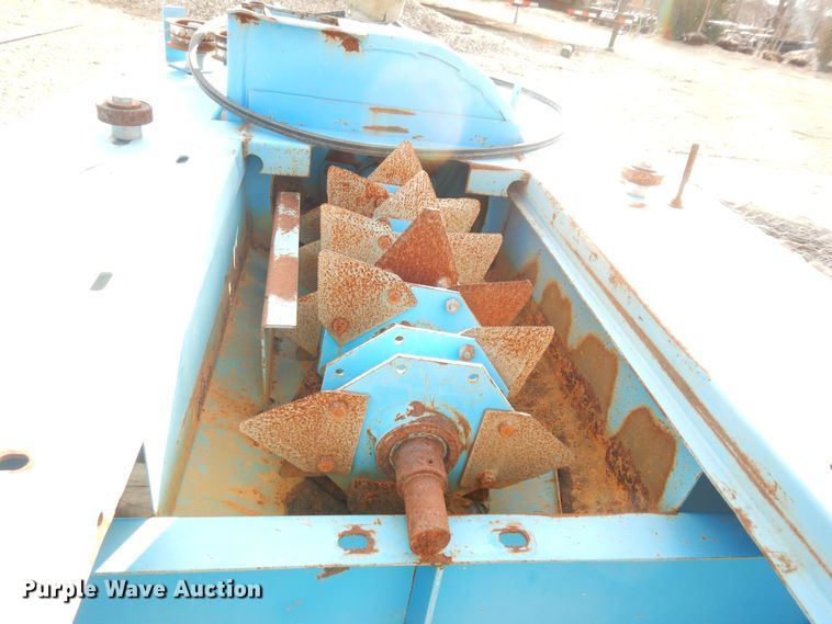 image for item JQ9916 Goossen  bale chopper