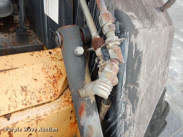 image for item JQ9917 1996 New Holland LX865  skid steer loader