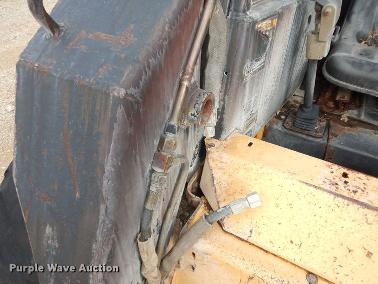 image for item JQ9917 1996 New Holland LX865  skid steer loader