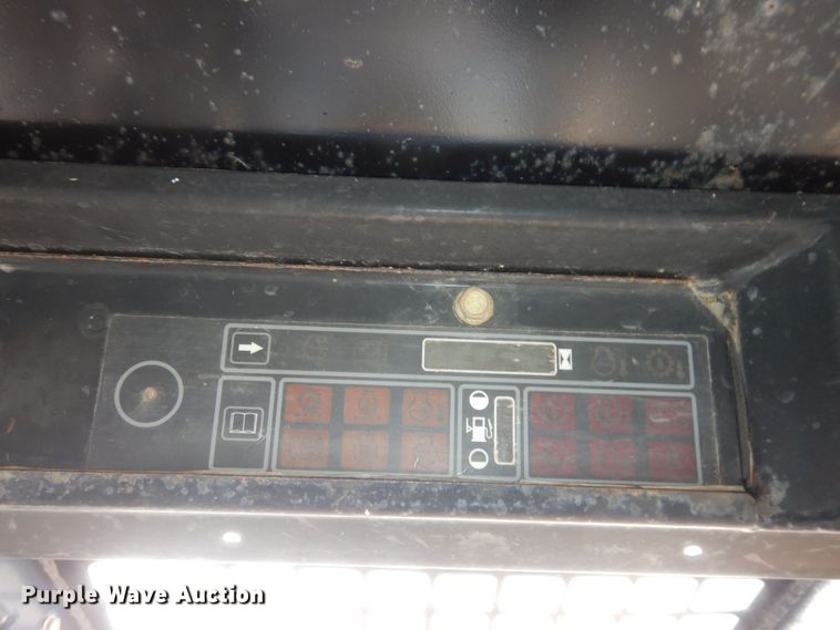 image for item JQ9917 1996 New Holland LX865  skid steer loader