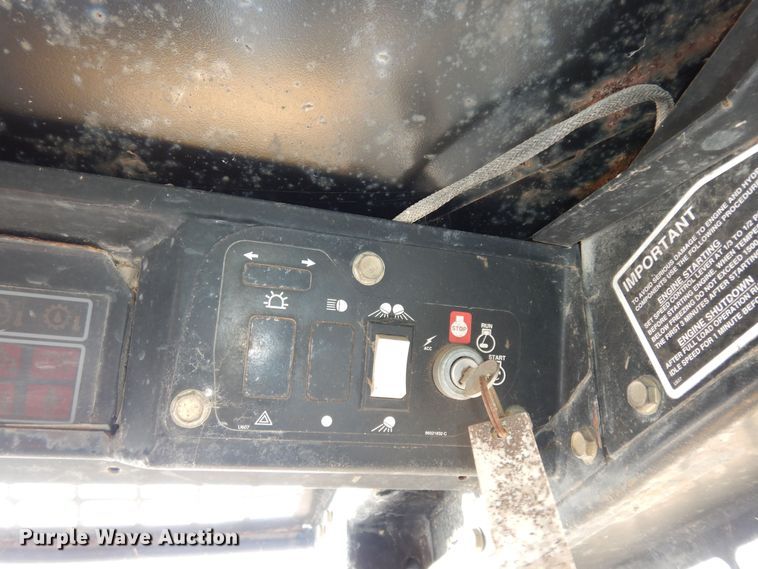 image for item JQ9917 1996 New Holland LX865  skid steer loader