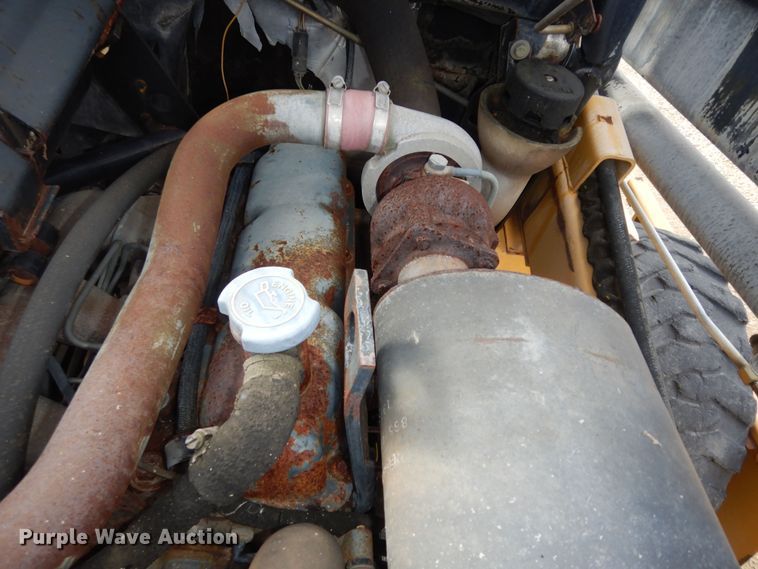 image for item JQ9917 1996 New Holland LX865  skid steer loader