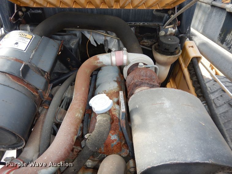 image for item JQ9917 1996 New Holland LX865  skid steer loader