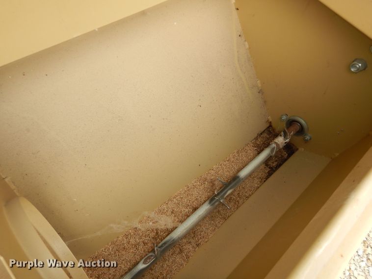 image for item JQ9918 Land Pride  seeder