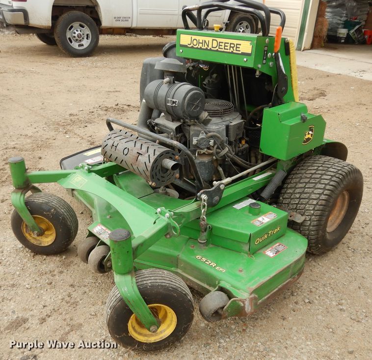image for item JQ9923 2015 John Deere 652R  ZTR lawn mower