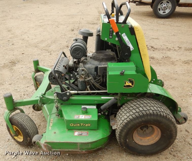 image for item JQ9923 2015 John Deere 652R  ZTR lawn mower