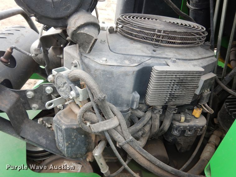 image for item JQ9923 2015 John Deere 652R  ZTR lawn mower