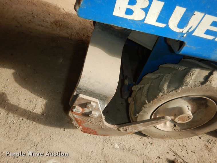 image for item JQ9924 (2) Bluebird sod cutters