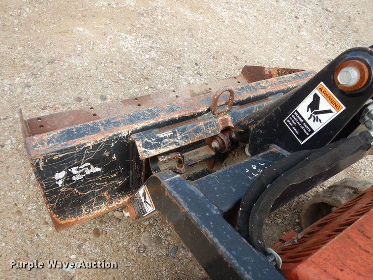 image for item JQ9926 2010 Ditch Witch SK650  compact utility loader