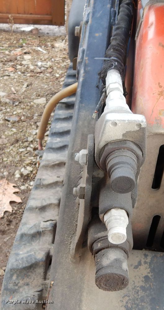 image for item JQ9927 2008 Ditch Witch SK650  compact utility loader