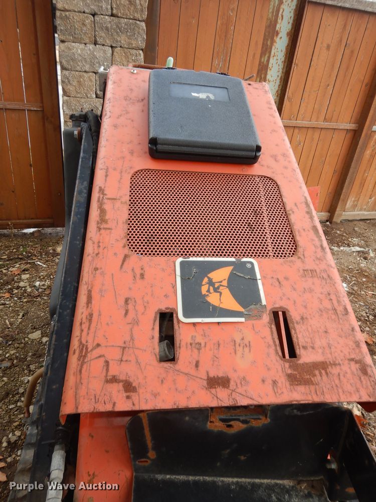 image for item JQ9927 2008 Ditch Witch SK650  compact utility loader