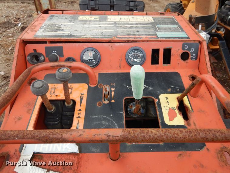 image for item JQ9927 2008 Ditch Witch SK650  compact utility loader