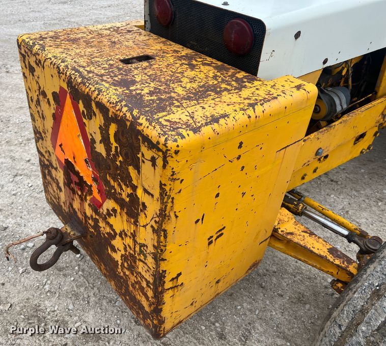 image for item JU9679 International Harvester 4500B  forklift