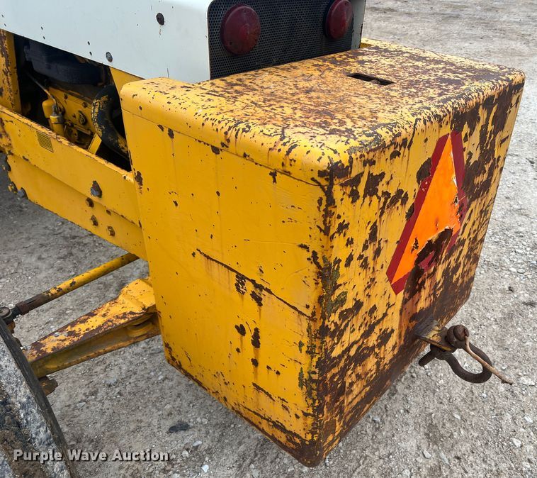 image for item JU9679 International Harvester 4500B  forklift