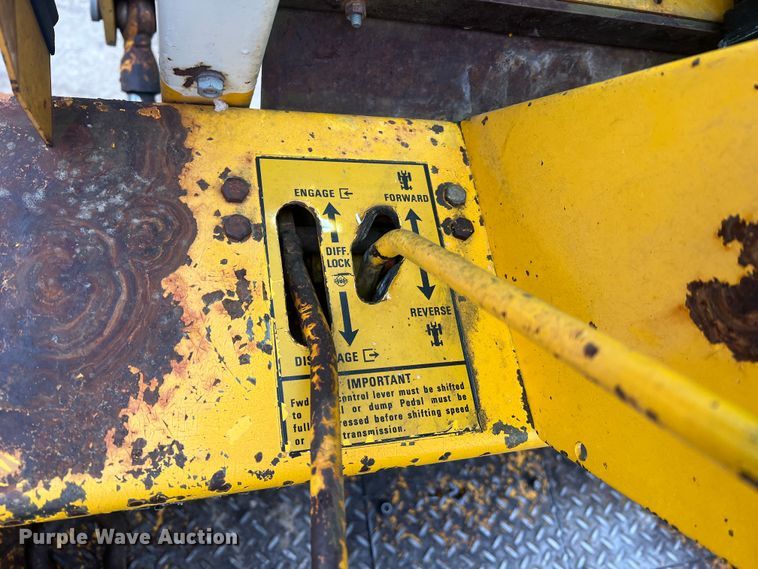 image for item JU9679 International Harvester 4500B  forklift