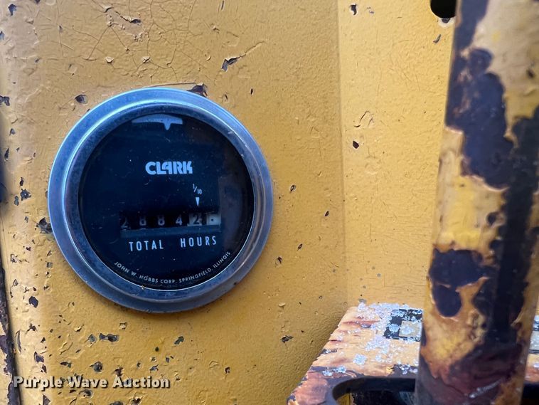 image for item JU9679 International Harvester 4500B  forklift