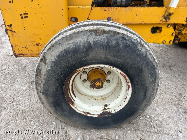 image for item JU9679 International Harvester 4500B  forklift