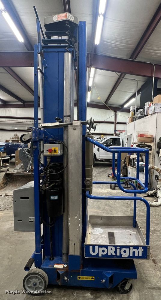 image for item JU9685 Up Right UL40  vertical lift