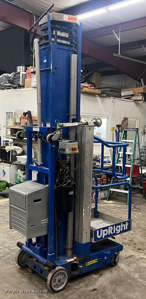 image for item JU9685 Up Right UL40  vertical lift