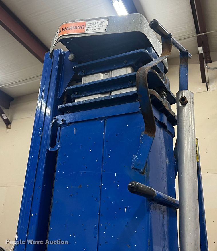 image for item JU9685 Up Right UL40  vertical lift