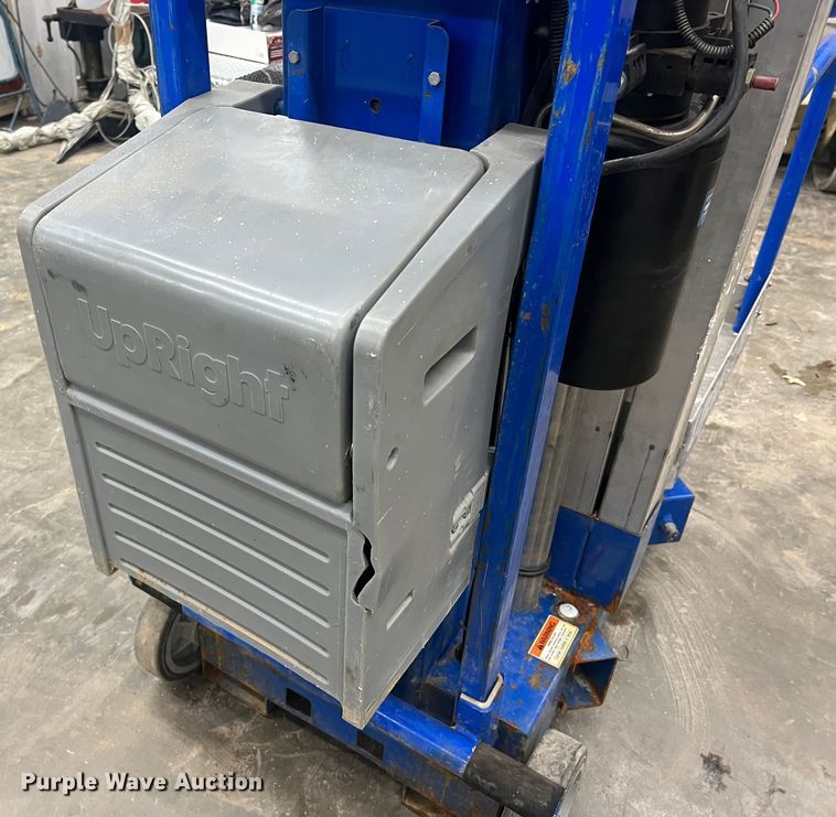 image for item JU9685 Up Right UL40  vertical lift