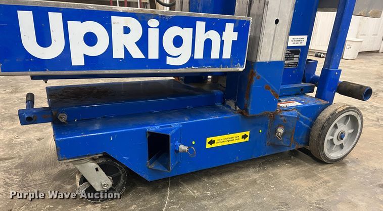 image for item JU9685 Up Right UL40  vertical lift