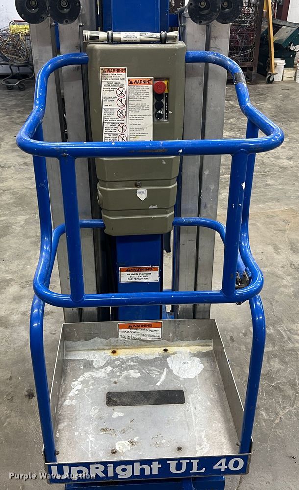 image for item JU9685 Up Right UL40  vertical lift