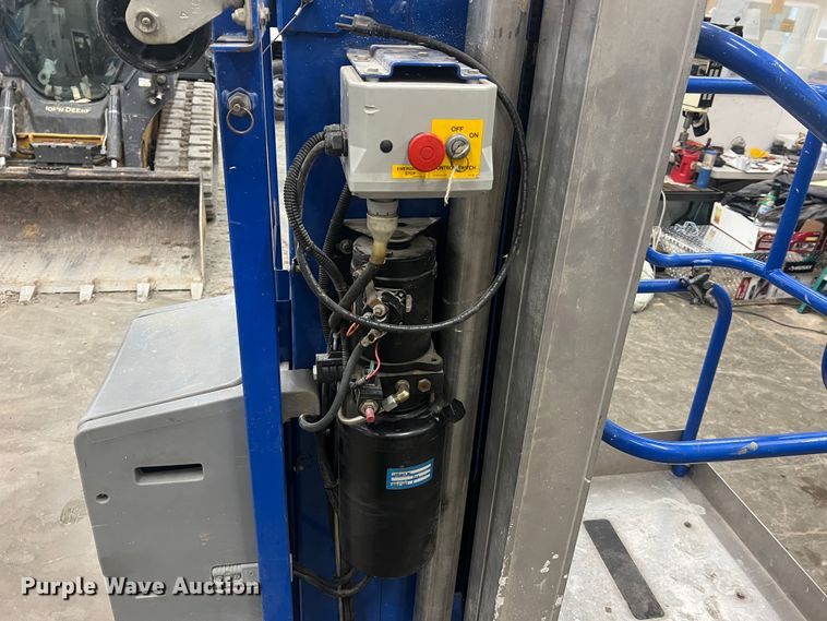 image for item JU9685 Up Right UL40  vertical lift