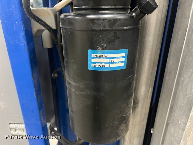 image for item JU9685 Up Right UL40  vertical lift