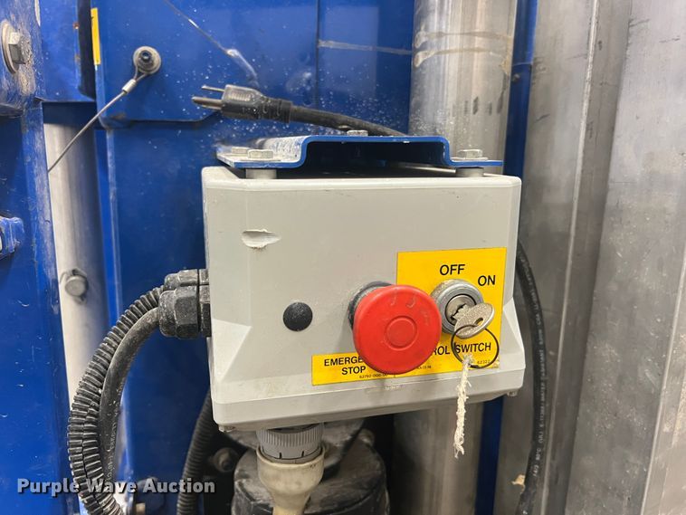 image for item JU9685 Up Right UL40  vertical lift