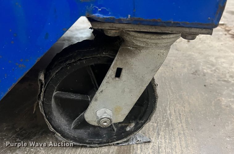 image for item JU9685 Up Right UL40  vertical lift