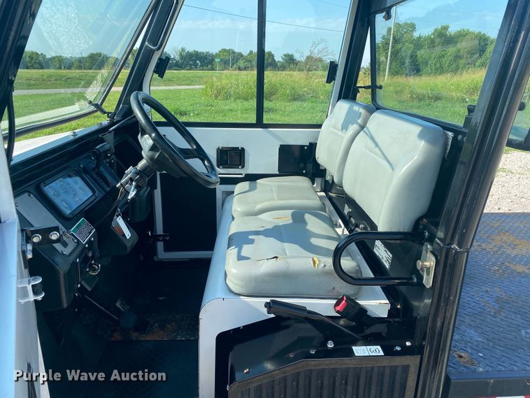 image for item JW9498 2013 Cushman Haulster  utility vehicle