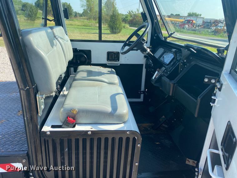 image for item JW9498 2013 Cushman Haulster  utility vehicle