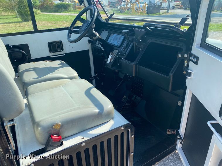 image for item JW9498 2013 Cushman Haulster  utility vehicle