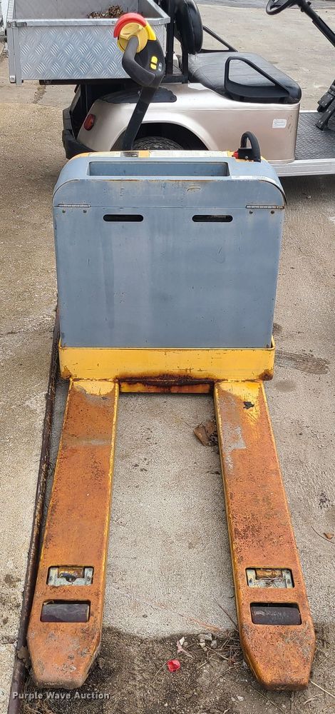 image for item JW9747 Hyster W40Z  electric pallet jack
