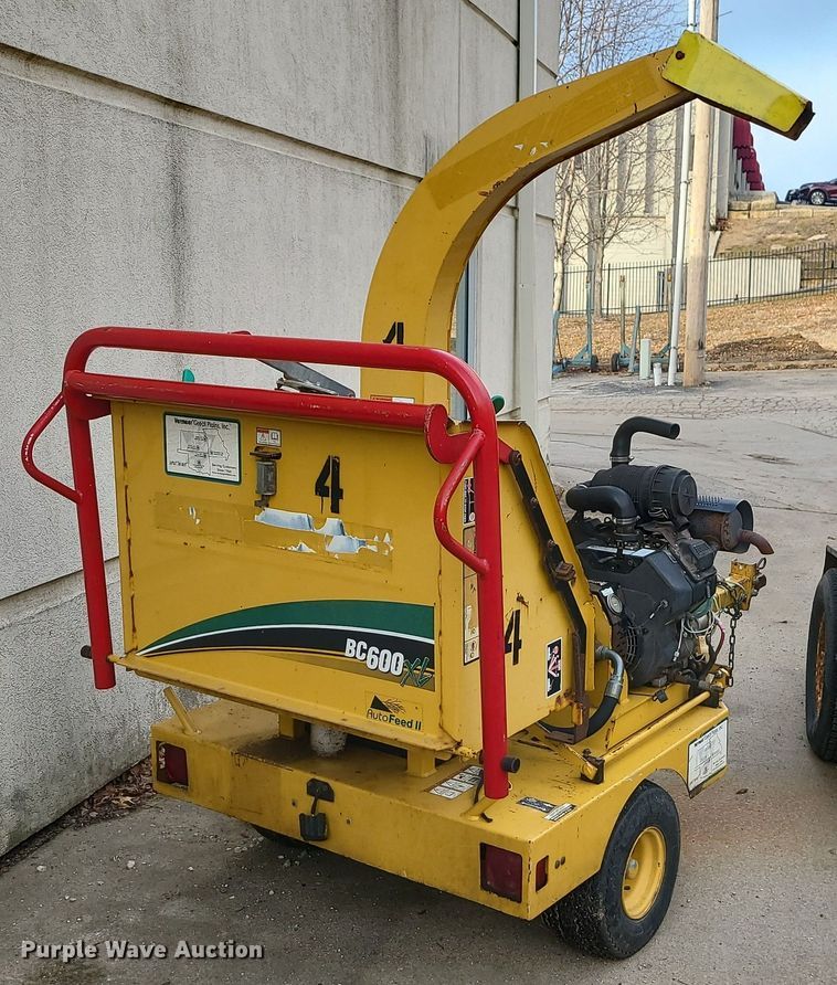 image for item JW9751 2007 Vermeer BC600XL  wood chipper