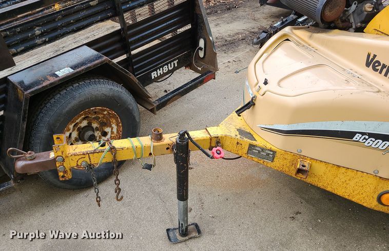 image for item JW9751 2007 Vermeer BC600XL  wood chipper