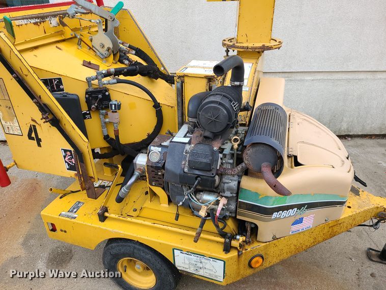 image for item JW9751 2007 Vermeer BC600XL  wood chipper