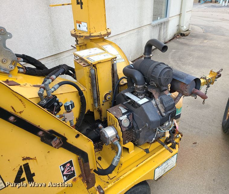 image for item JW9751 2007 Vermeer BC600XL  wood chipper