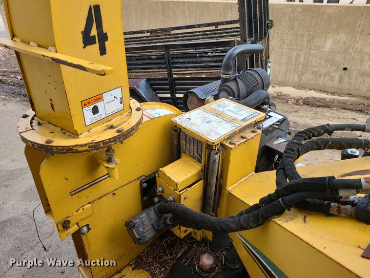 image for item JW9751 2007 Vermeer BC600XL  wood chipper