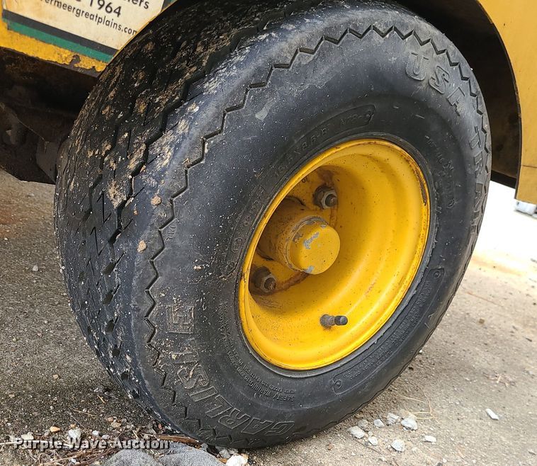 image for item JW9751 2007 Vermeer BC600XL  wood chipper